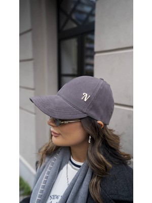 Atelier Tuğba ŞPK001 Kişiye Özel Süet Şapka Metal Harf Detaylı