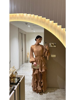 Klex Yüksek Yaka Şifon Uzun Abiye Elbise – Fırfırlı Dökümlü Kuşaklı Model