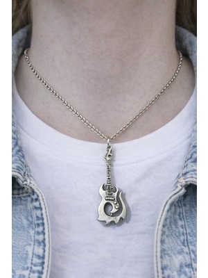 Herşey Nota String Flame Charm – Elektro Gitar Figürlü Gümüş Renk Unisex Kolye (60 Cm)
