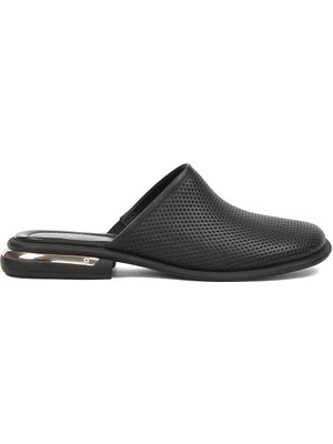 Celal Gültekin Kadın Siyah Deri Terlik