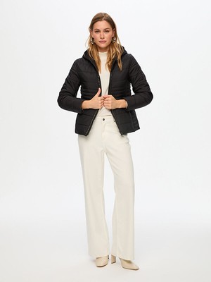 Faik Sönmez Taş Şerit Detaylı Kapüşonlu Slim Fıt Kapitone Mont W26KMT006