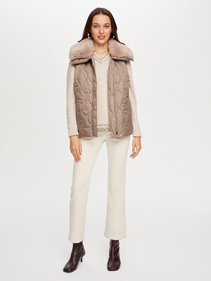 Faik Sönmez Yakası Suni Kürk Detaylı Kapitone Yelek W26KYL008