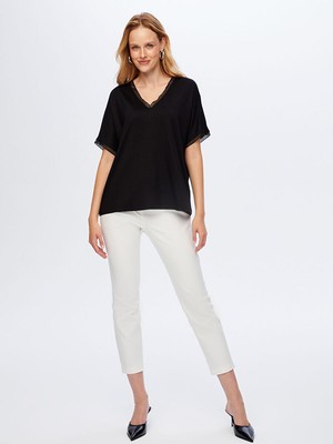 Faik Sönmez Delik Işi Garnili V Yaka Kısa Kol T-Shırt W26TSH054