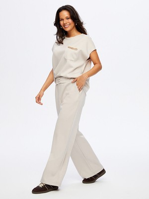 Faik Sönmez Relax Kemeri Çapraz Dikiş Detaylı Wide Leg Fit Örme Pantolon W26PNT032