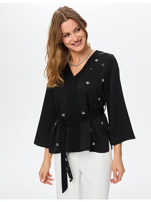 Faik Sönmez V Yaka Taş ve Kuşak Detaylı Krep Saten Bluz S26BLZ003