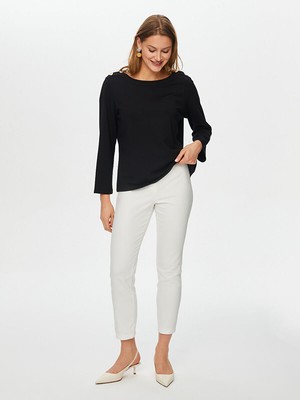 Faik Sönmez Omuzları Düğme Detaylı Uzun Kollu Kayık Yaka T-Shırt S26TSH069