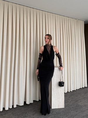 Laluvia Siyah Degaje Yaka Dantel Eldivenli Elbise - 20117