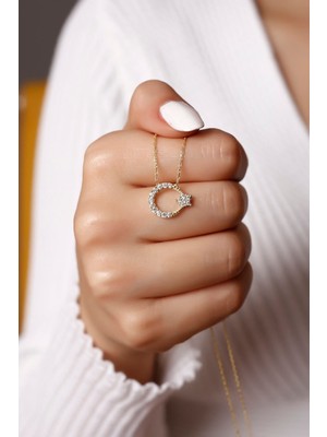 PremiumPort Parlak Gümüş Ay Yıldız Kolye, Şık ve Zarif Takı Tasarımı