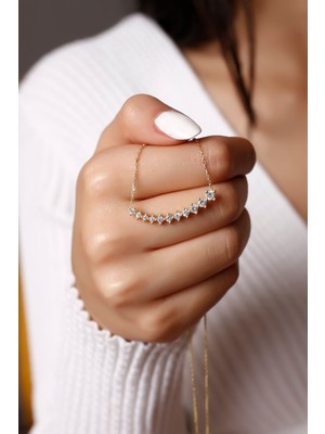 PremiumPort Şık ve Parlak Taşlı Gümüş Kolye, Zarif ve Göz Alıcı Tasarım