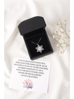 PremiumPort Işıklı Kutuda Zarif Lotus Gümüş Kolye, Rodyum Kaplama, Şık Takı