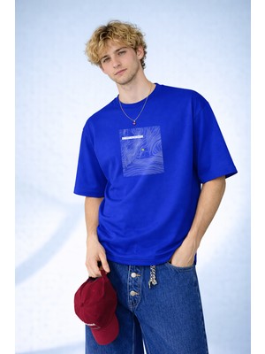 Caddekombin Erkek Topografik Harita Desenli Koordinat Baskılı Bisiklet Yaka Saks Mavi T-Shirt