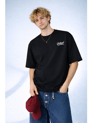 Caddekombin Erkek Critical Yazılı Minimalist Tasarım Bisiklet Yaka Siyah T-Shirt