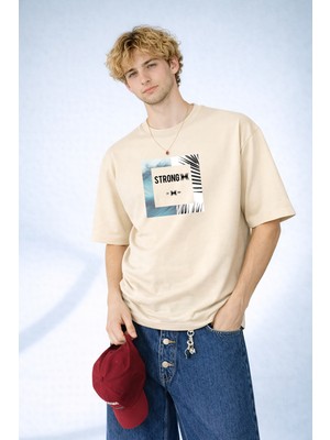 Caddekombin Erkek Strong Baskılı Deniz Dalgası ve Palmiye Desenli Bej T-Shirt