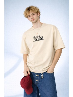 Caddekombin Erkek Bisikletli Grup Çizgisel Grafik Tasarımlı Bej T-Shirt