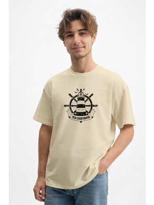 Caddekombin Erkek Deniz Tutkusu: Old Lighthouse Baskılı Bej T-Shirt