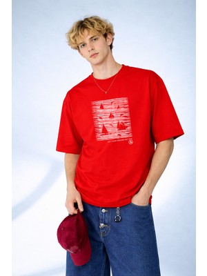 Caddekombin Erkek Let Your Dreams Set Sail Baskılı Yelkenli Desenli Kırmızı T-Shirt