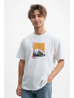 Caddekombin Erkek Özgür Ruh Dağ Silüeti Baskılı Bisiklet Yaka Beyaz T-Shirt