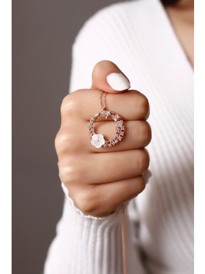 PremiumPort Gümüş Kalpli Aşk Çemberi Kolye, Zarif ve Şık Takı Hediye