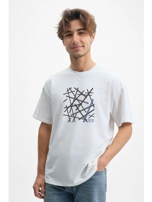Caddekombin Erkek Çizgisel Grafik Tasarımlı Bisiklet Yaka Beyaz T-Shirt