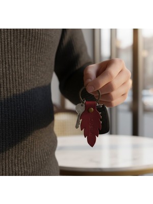 Tozren Deri Deri El İşçilikli Kişiye Özel Baskılı İsim Yazılı Hakiki Deri Hediyelik Anahtarlık, "Kurtarıcı Hediye"( Yazılacak İsim İçin Mesaj Atabilirsiniz)