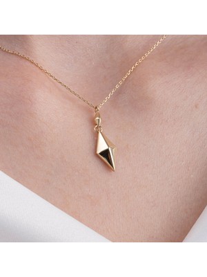 PremiumPort 925 Ayar Gümüş Karo Kolye, Şık ve Zarif Takı Tasarımı