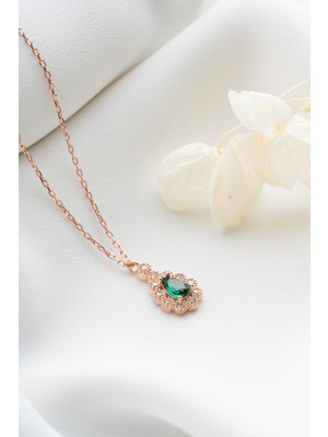 PremiumPort 925 Ayar Gümüş Zümrüt Yeşili Damla Kolye, Şık ve Zarif Tasarım