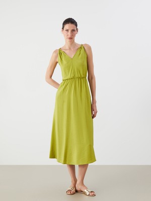 Lc Waikiki Yeni Sezon V Yaka Belden Oturtmalı Elbise