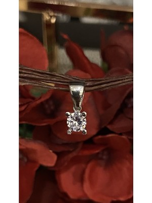 PremiumPort 925 Ayar Gümüş Tektaş Zirkon Kolye Ucu, Şık ve Zarif Tasarım