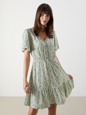 Lc Waikiki Yeni Sezon V Yaka Çiçekli Mini Elbise