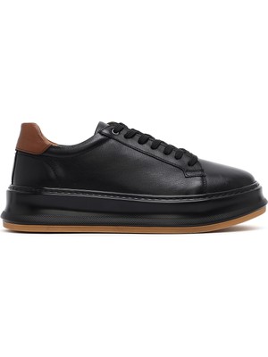 Derimod Erkek Siyah Bağcıklı Kalın Tabanlı Deri Sneaker 26SFD675118