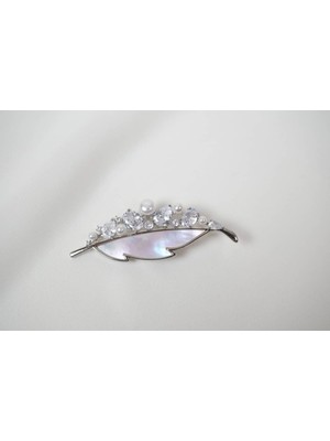 Atelier Tuğba BRŞ020 Incili Yaprak Formlu Taşlı Broş