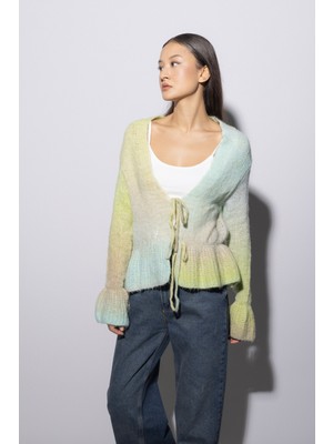 Nisan Triko Fırfırlı Triko Hırka