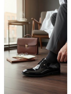 Enoch Erkek Hakiki Deri Siyah Klasik Ayakkabı Tam Parlak Rugan Saya ve Maskülen Kesimli Bağcıklı Model