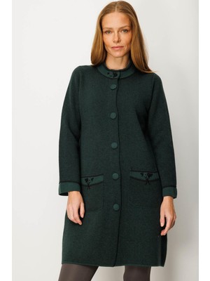 Desen Triko Kadın Dik Yaka Kolu ve Cebi Nakış Işlemeli Uzun Yün Kaban 25034 Yeşil