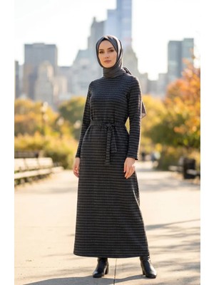Geometrik Desenli Kuşaklı Tesettür Elbise 2222-03 Füme
