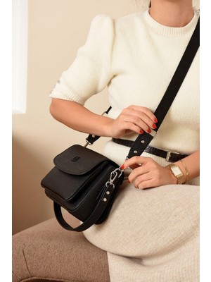 Pratik ve Şık Çok Bölmeli Tasarım - Just Polo Kadın Çantası 4062 Siyah