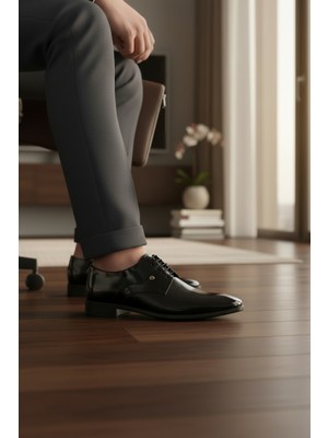 Enoch Erkek Hakiki Deri Klasik Ayakkabı Parlak Saya ve Ince Maskülen Kesimli Bağcıklı Model