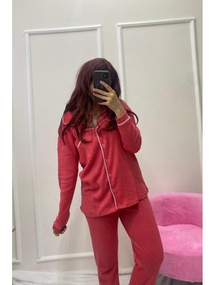 Rukod Kırmızı Gömlek Yaka Kadın Pijama Takımı – Nefes Alan Fitilli Pamuk Kumaş, Ev Giyim Konforu