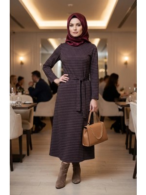 Geometrik Desenli Kuşaklı Tesettür Elbise 2222-01 Mor