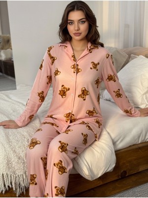 Rukod Kadın Somon Ayı Desenli Milan Likralı Gömlek Yaka Düğmeli Uzun Altlı Pijama Takımı