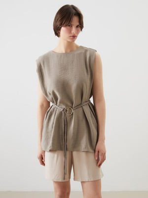 Lc Waikiki Yeni Sezon Bisiklet Yaka Kuşaklı Bluz