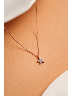 PremiumPort 925 Ayar Gümüş Lotus Çiçek Kolye, Şık ve Zarif Tasarım