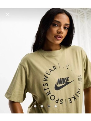 Nike Sportswear Gel-Sport Utility Printed Boyfriend Short-Sleeve Krem Kadın T-Shirt FD4235-276