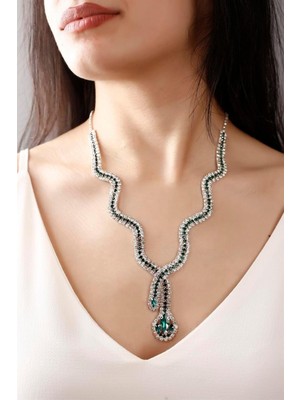 PremiumPort Yeşil Taşlı Yılan Tasarımlı Gümüş Kaplama Su Yolu Kolye