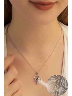 PremiumPort Şık Kadın Gümüş Kolye - 100 Dilde Sevgi Yazısı ile Zarif Takı