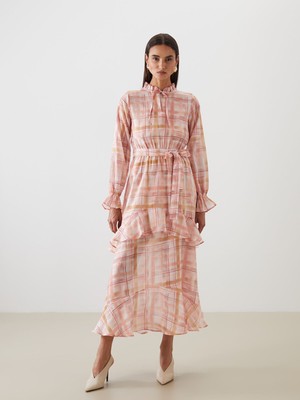 Lc Waikiki Yeni Sezon Bağlamalı Yaka Ekose Fırfırlı Elbise