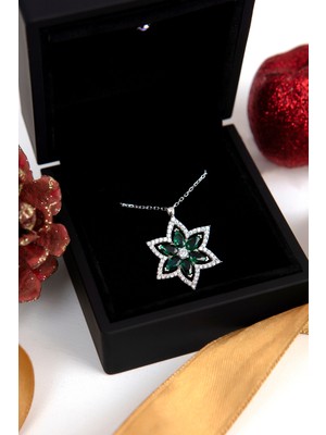 PremiumPort Işıklı Zirkon Zümrüt Taşlı Lotus Çiçeği Gümüş Kolye