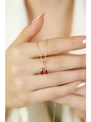 PremiumPort Kırmızı Altın Renkli Yakut Taşlı Gümüş Kolye, Zarif ve Şık Tasarım