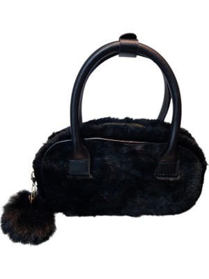 Turqa Siyah Renk Peluş Ayarlanabilir Askılı Charmlı Mini Boy Çapraz ve  El Çantası