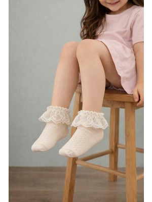Kız Çocuk Dantel Fırfırlı Step Çorap Ekru